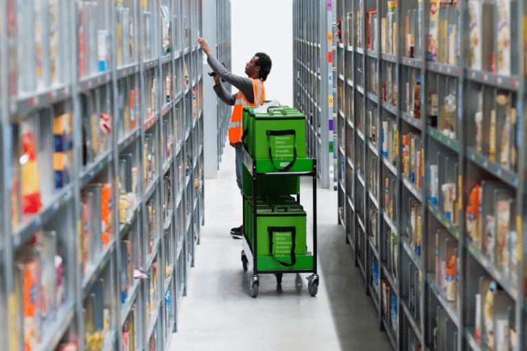 California demanda a Amazon por bloquear mejores precios de sus competidores