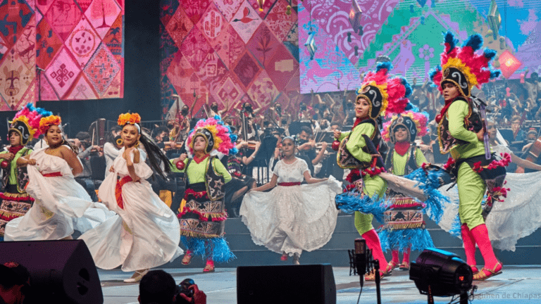 Arte En El Zócalo Para Celebrar La Independencia De México