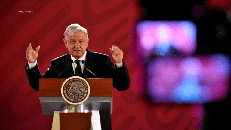 AMLO critica marcha del Poder Judicial por considerarla defensora de “privilegios”