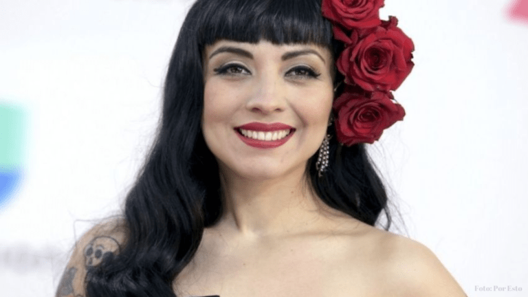 Mon Laferte Emociona Al Palacio De Bellas Artes