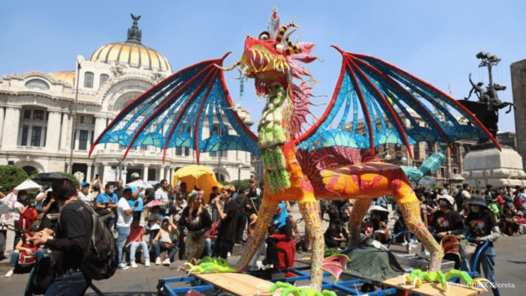 Desfile De Alebrijes Monumentales En CDMX