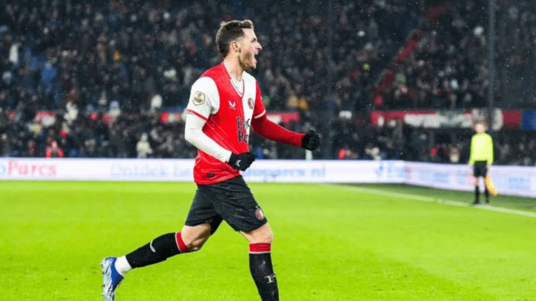 Santiago Giménez, Héroe del PSV en la Eredivisie: “Una Locura; Estábamos Desesperados por Esta Victoria