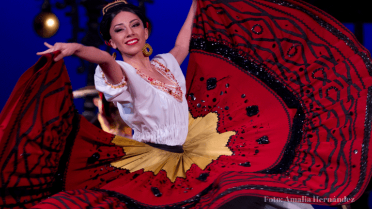 Navidades en México: Tradición Y Esplendor En El Ballet Folklórico De Amalia Hernández