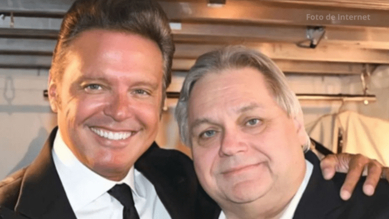 Luis Miguel despide a su gran amigo Carlos Bremer en su funeral