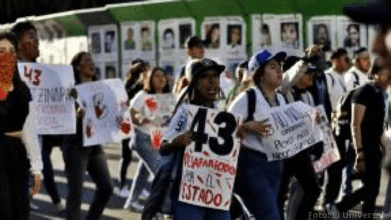 Caso Ayotzinapa Van Contra Encinas Y Fiscal Especial