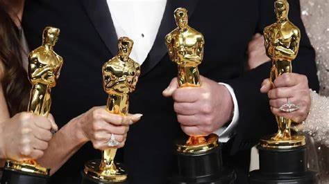 Premios Oscar: “Oppenheimer” y “Pobres Criaturas” Conquistan, Pero con Grandes Ausencias.