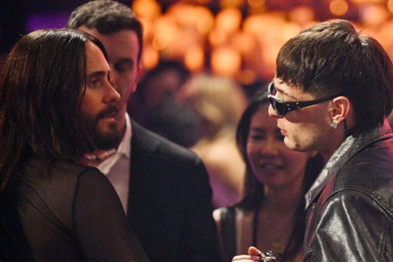 “El Inolvidable Momento de Jared Leto en los Music Awards: Peso Pluma y su Encuentro Épico”