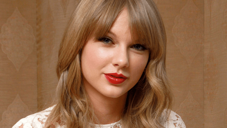 Taylor Swift Lanza Playlist para las Etapas del Duelo