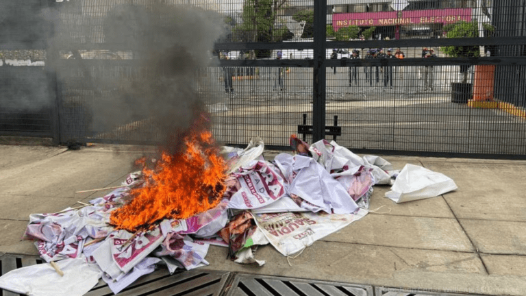 CNTE Exige Audiencia con AMLO y Realiza Protestas en la Capital