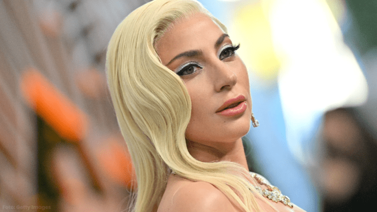 Lady Gaga Enfrenta Críticas por Confesar que Continuó su Gira a Pesar de Enfermedad por Covid-19