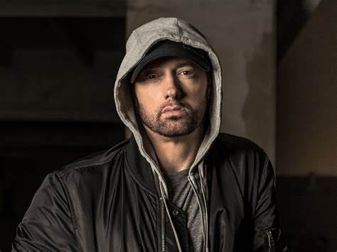 Eminem: El Fenómeno del Rap que Transformó la Música