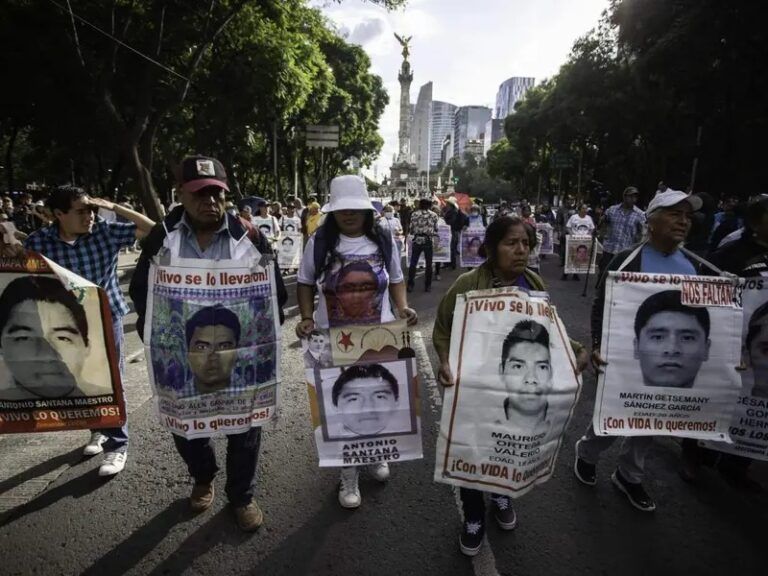 Marcha por Ayotzinapa Paralizará Centro Histórico y Reforma Este Jueves