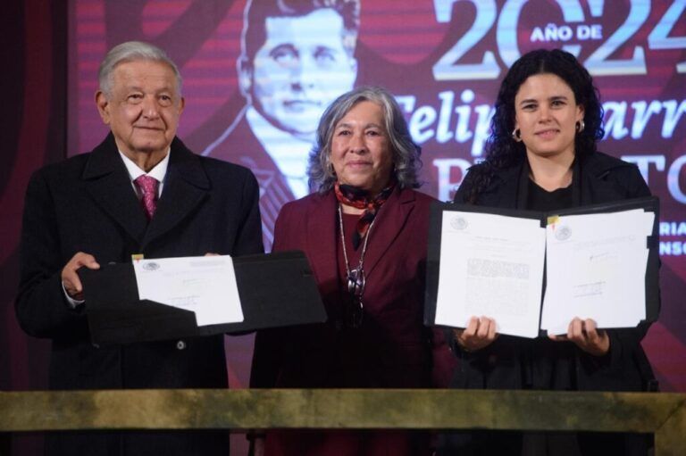 AMLO promulga sus últimas reformas: Guardia Nacional bajo Sedena y reconocimiento de derechos indígenas 