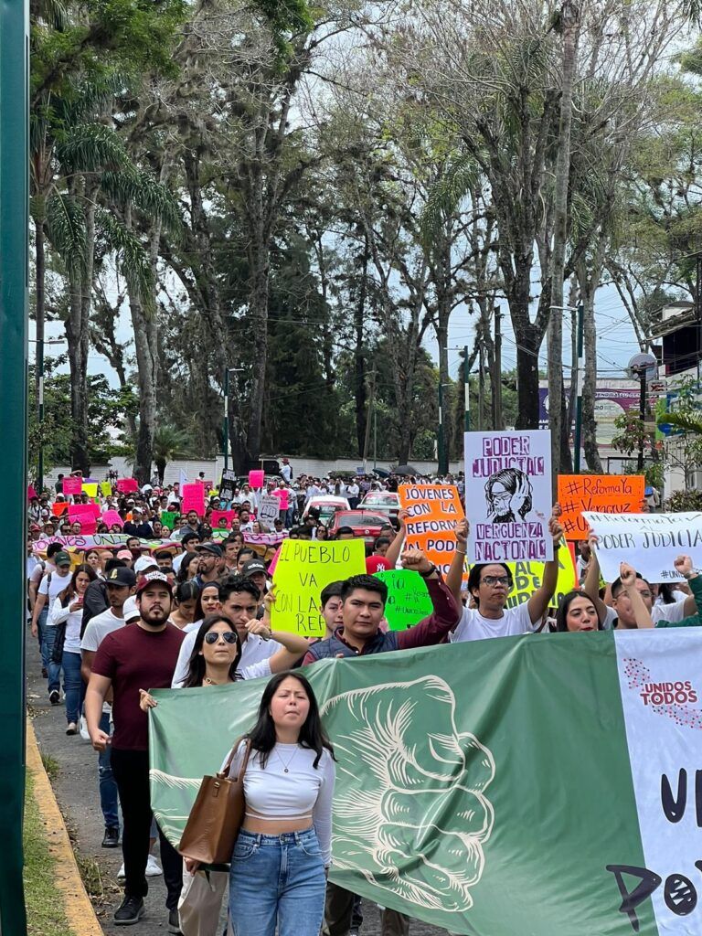 Jóvenes Se Manifestaron a Favor de la Reforma Judicial: 31 Movilizaciones en Todo México