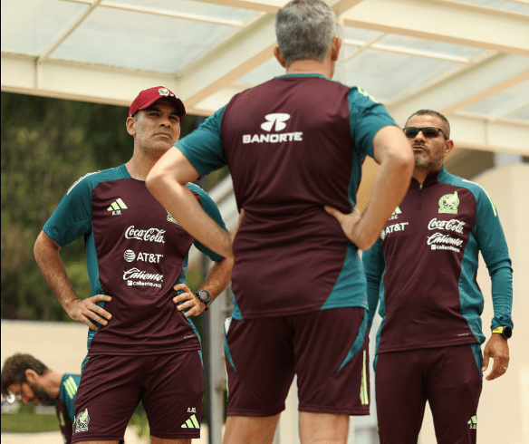 El primer ensayo de Aguirre con la selección mexicana: una alineación que da de qué hablar