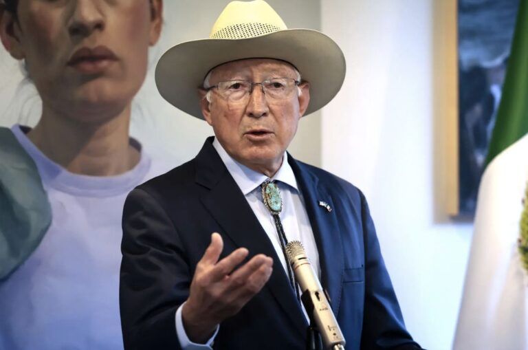 Ken Salazar reitera preocupaciones de EE.UU. sobre Reforma Judicial en México, niega intromisión en la soberanía