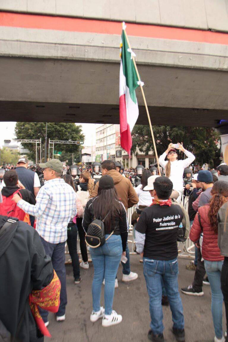 Protestas y Porras: La Toma de Protesta de Claudia Sheinbaum Marca un Nuevo Capítulo en México