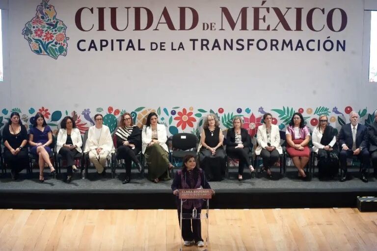 Clara Brugada presenta su gabinete ampliado en CDMX