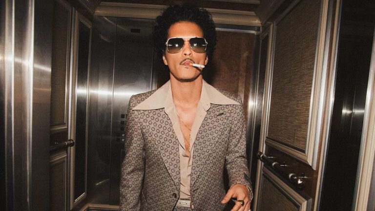 Bruno Mars Supera a The Weeknd como el Artista Más Escuchado en Spotify