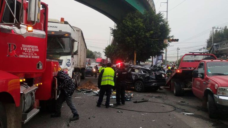 Accidente en Cuautitlán: Camioneta Familiar cae de Puente Vehicular y Deja Varios Lesionados