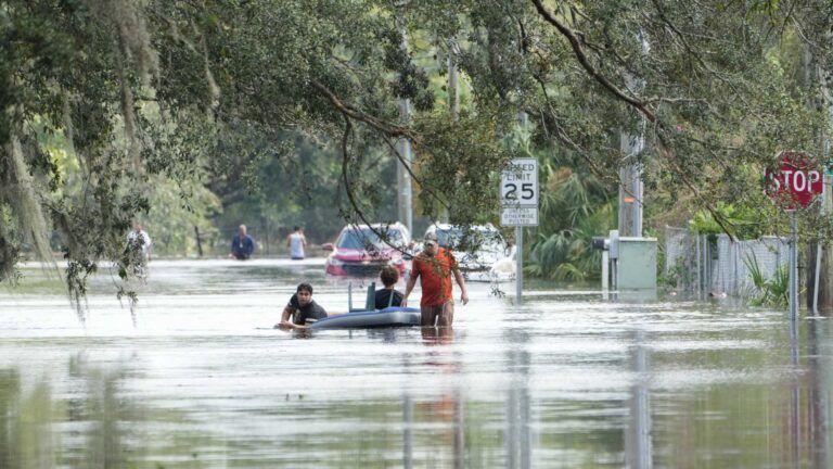 La reconstrucción en Florida será extensa y tendrá un costo de millas de millones de dólares; el número de fallecidos asciende a 10.