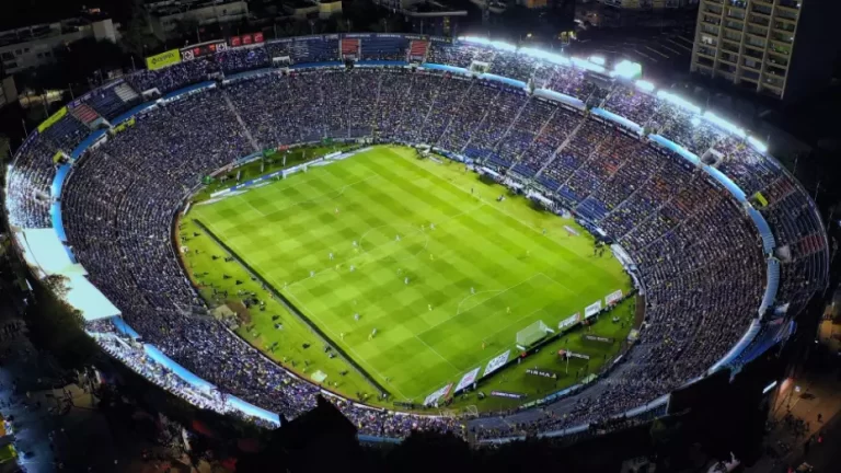 ¿Por qué está clausurado el Estadio Ciudad de los deportes?