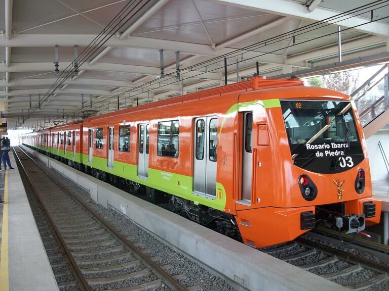 El Metro de CDMX funcionará de 7:00 a 24:00 hrs el próximo 18 de noviembre y permitirá bicicletas en toda la red por el día festivo