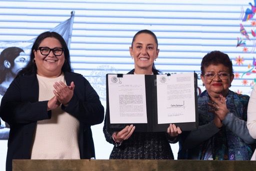 Claudia Sheinbaum Firma Decreto que Garantiza la Igualdad Sustantiva de las Mujeres en la Constitución Mexicana