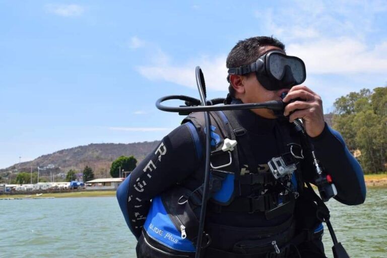 Familiares urgen a la Marina desplegar buzos para hallar a pescadores desaparecidos en el Golfo de México