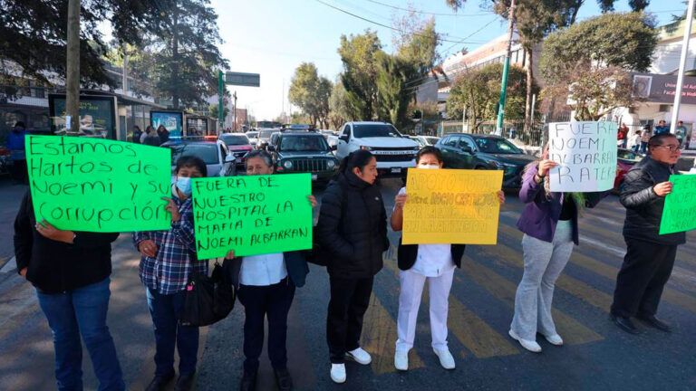 Protesta en el Hospital Mónica Pretelini: Denuncian Corrupción y Falta de Insumos en el Sector Salud