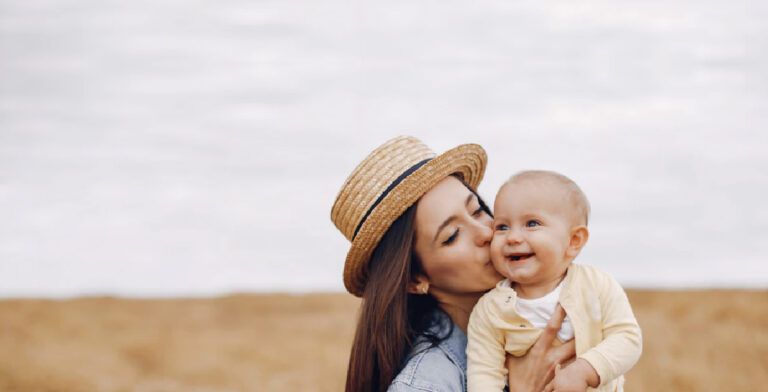 Más olfato y audición: cómo la maternidad potencia los sentidos en las mujeres