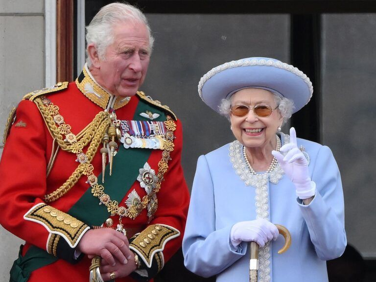 El ascenso al trono de Isabel II