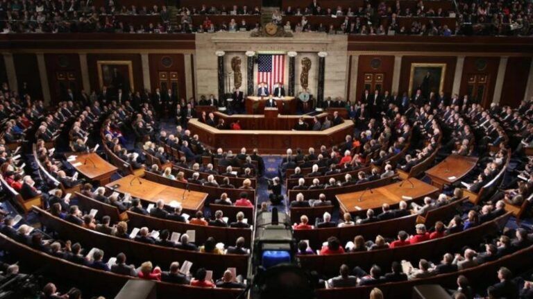 Avanza el “hermoso” plan fiscal de Trump; contempla gravar remesas con un 3.5%