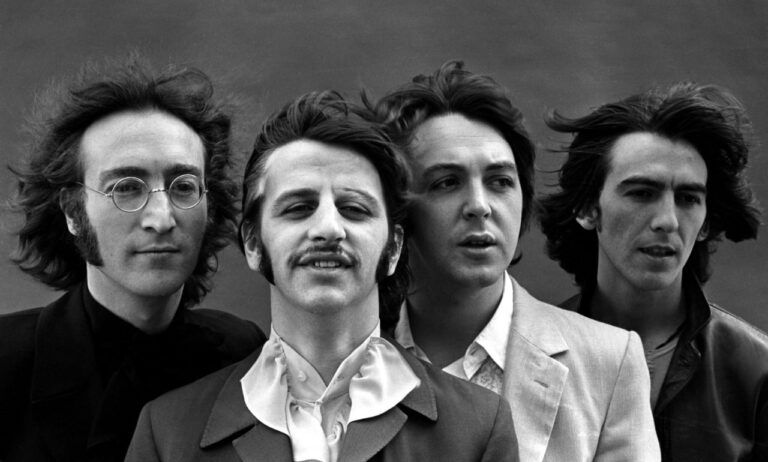 Sam Mendes reúne a un trío estelar de guionistas para las películas biográficas de los Beatles