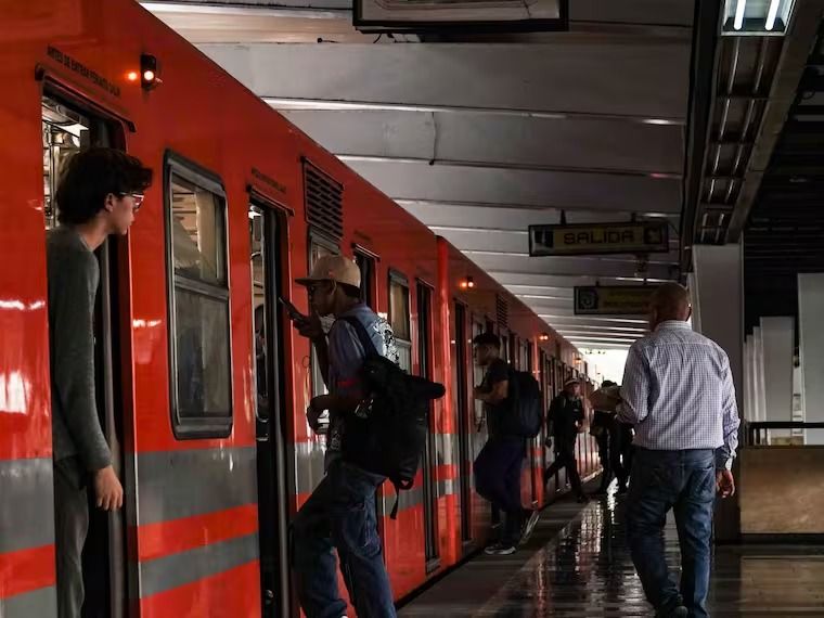 Aprueba Congreso de la CDMX tipificar como delito pinchazos en el Metro