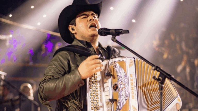 Alfredo Olivas cae en Los Mochis