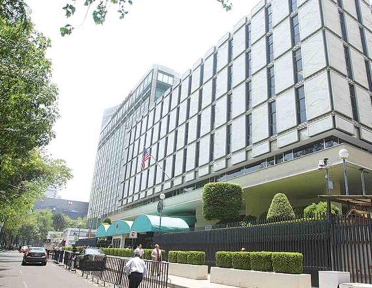 Embajadas de México y EU desmienten supuesto vínculo de políticos con el narcotráfico