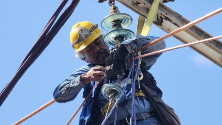Suspenden servicio en Los Reyes y La Paz de Línea A del Metro por falla geológica y afectación de postes