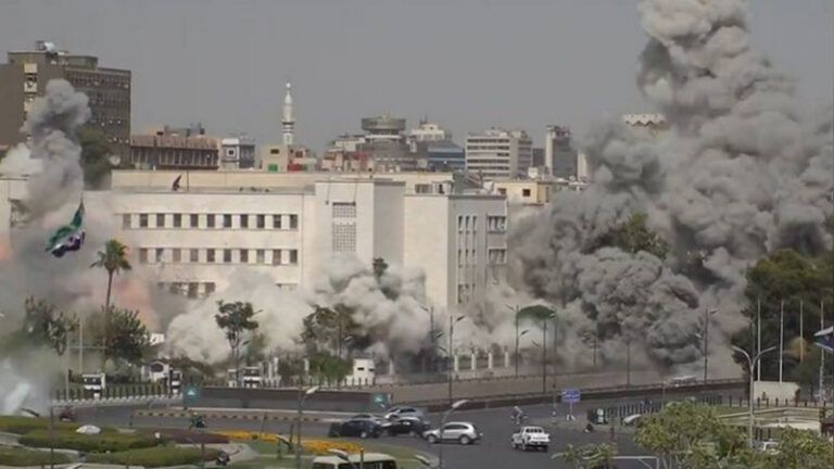 Israel lanza ataques en Damasco y profundiza la crisis regional en Oriente Próximo