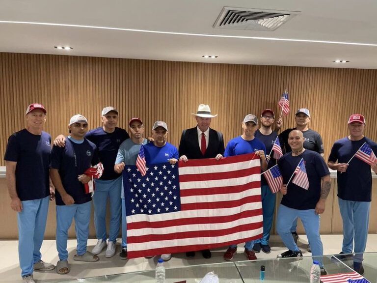 Estados Unidos y Venezuela concretan intercambio de prisioneros a gran escala