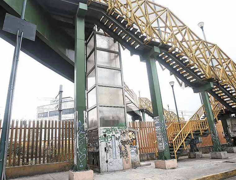 Puentes peatonales en CDMX presentan abandono, daños estructurales y temor entre los usuarios